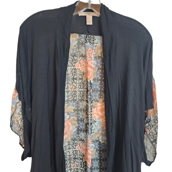 Forever 21 Black Trim Floral Kimono, Medium - Picture 2 of 5